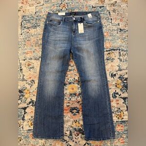 NWT Judy Blue Mid-rise Bootcut Denim Jeans
Size 2X